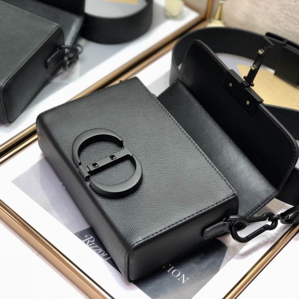 Black Leather 30 Montaigne Box Bag - Elegance Defined